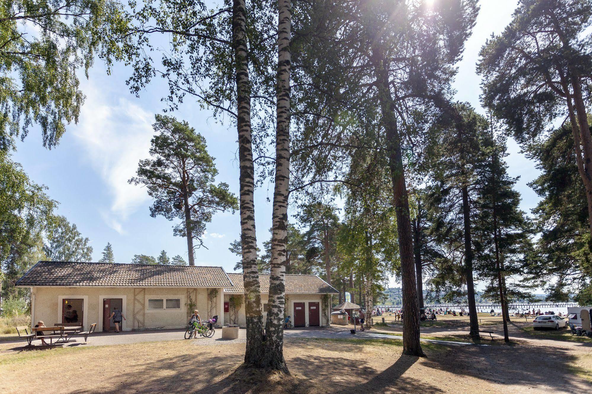 Отель First Camp Siljansbadet - Raettvik Экстерьер фото