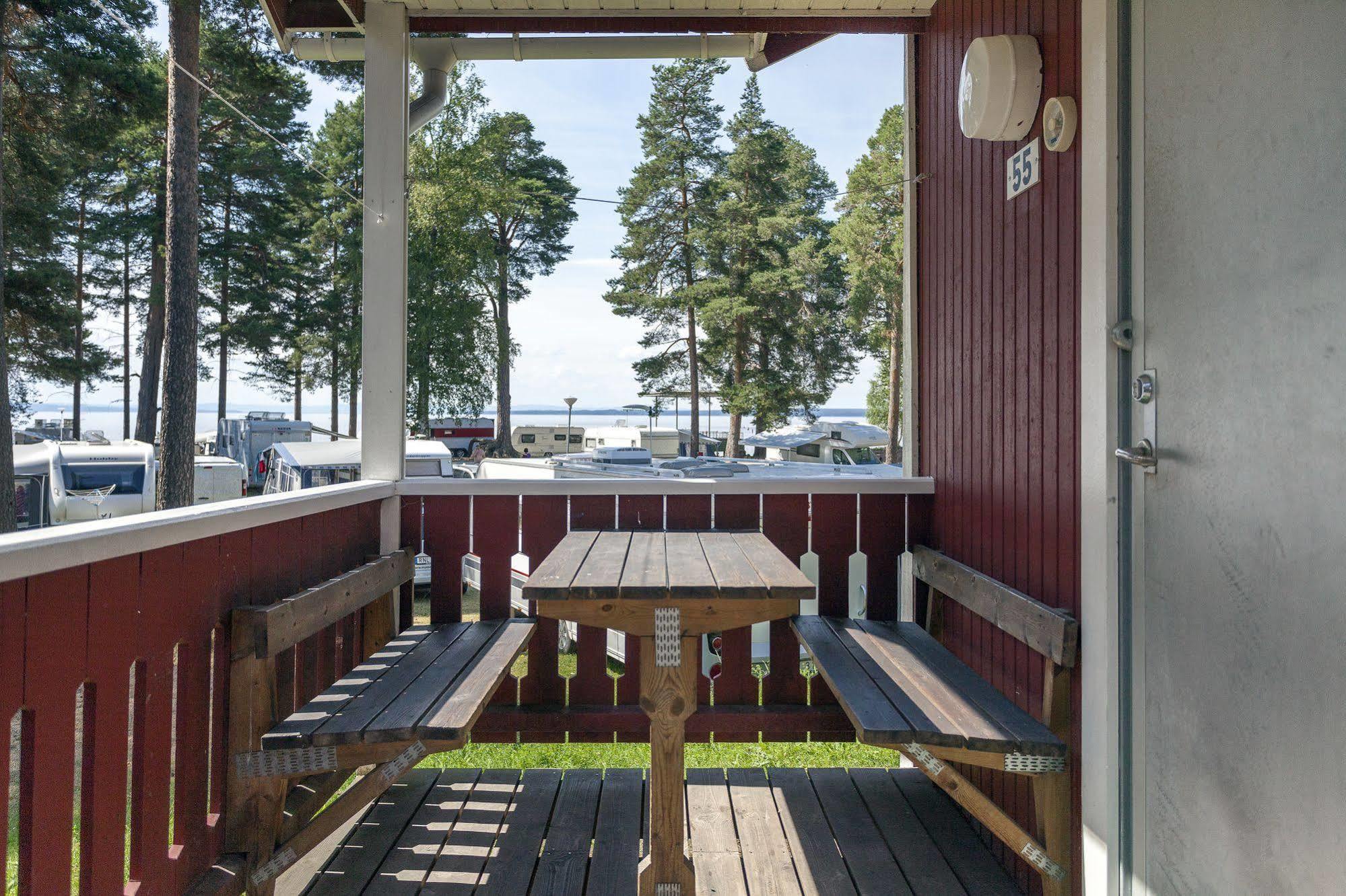 Отель First Camp Siljansbadet - Raettvik Экстерьер фото